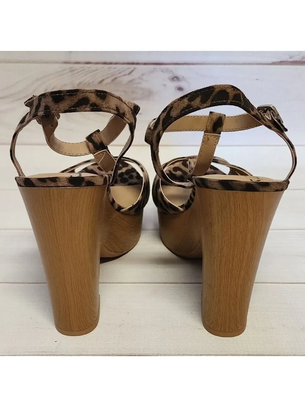 American Rag Jamie Printed Strappy Animal Print Platforms Size 10.5 New In Box